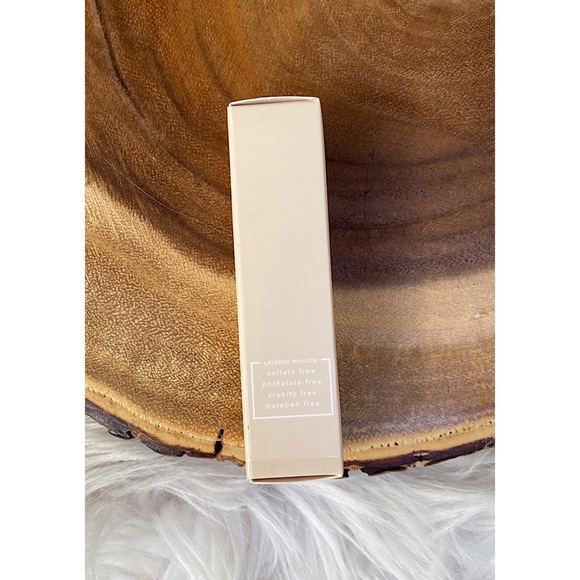 NWT Lauren’s Skincare Lip Oil - Picture 4 of 8